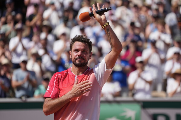 Players and Fans Endure Extreme Heat at French Open