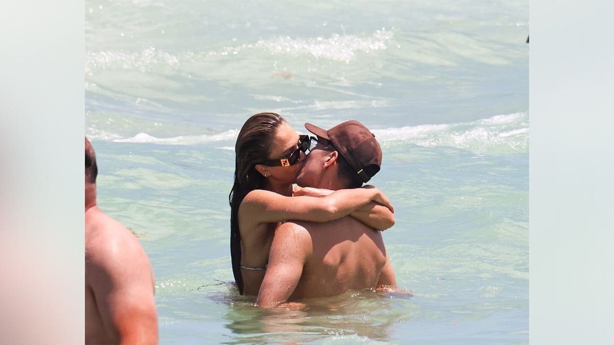 Celebrities Heat Up the Pre-Summer Scene with Swimsuit Photos