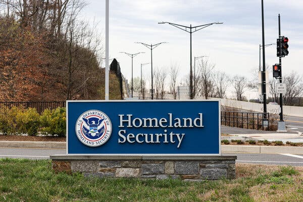 Homeland Security Clarifies Policy on Green Card Applicants