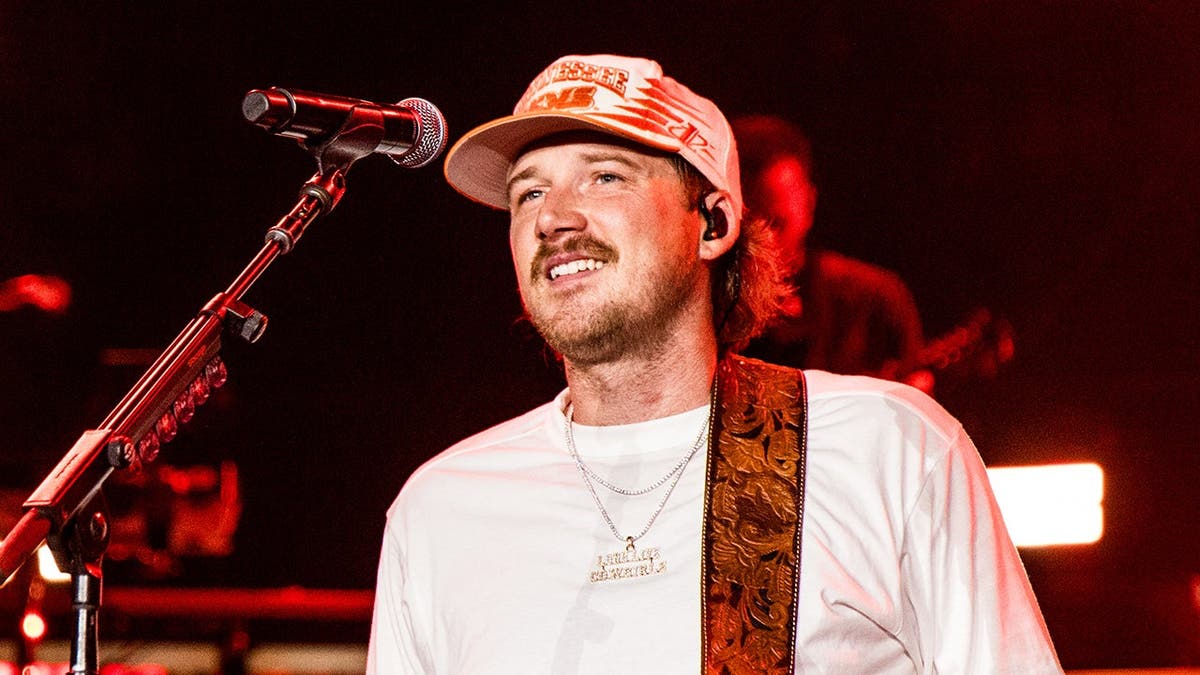 Morgan Wallen’s On-Stage Frustrations and Collaborations Spark Controversy