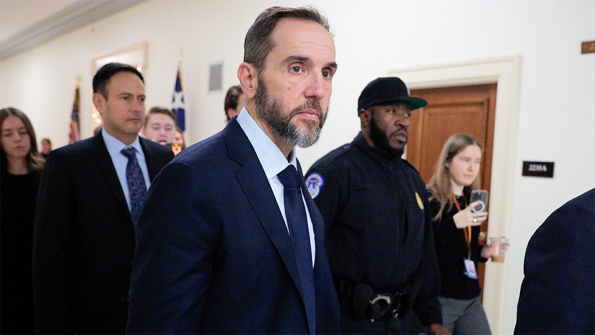 Former DOJ Prosecutor Charged with Mishandling Special Counsel Report