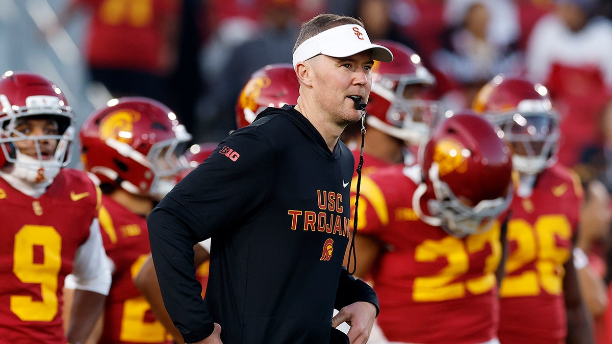 Lincoln Riley’s Challenges as USC Trojans Head Coach
