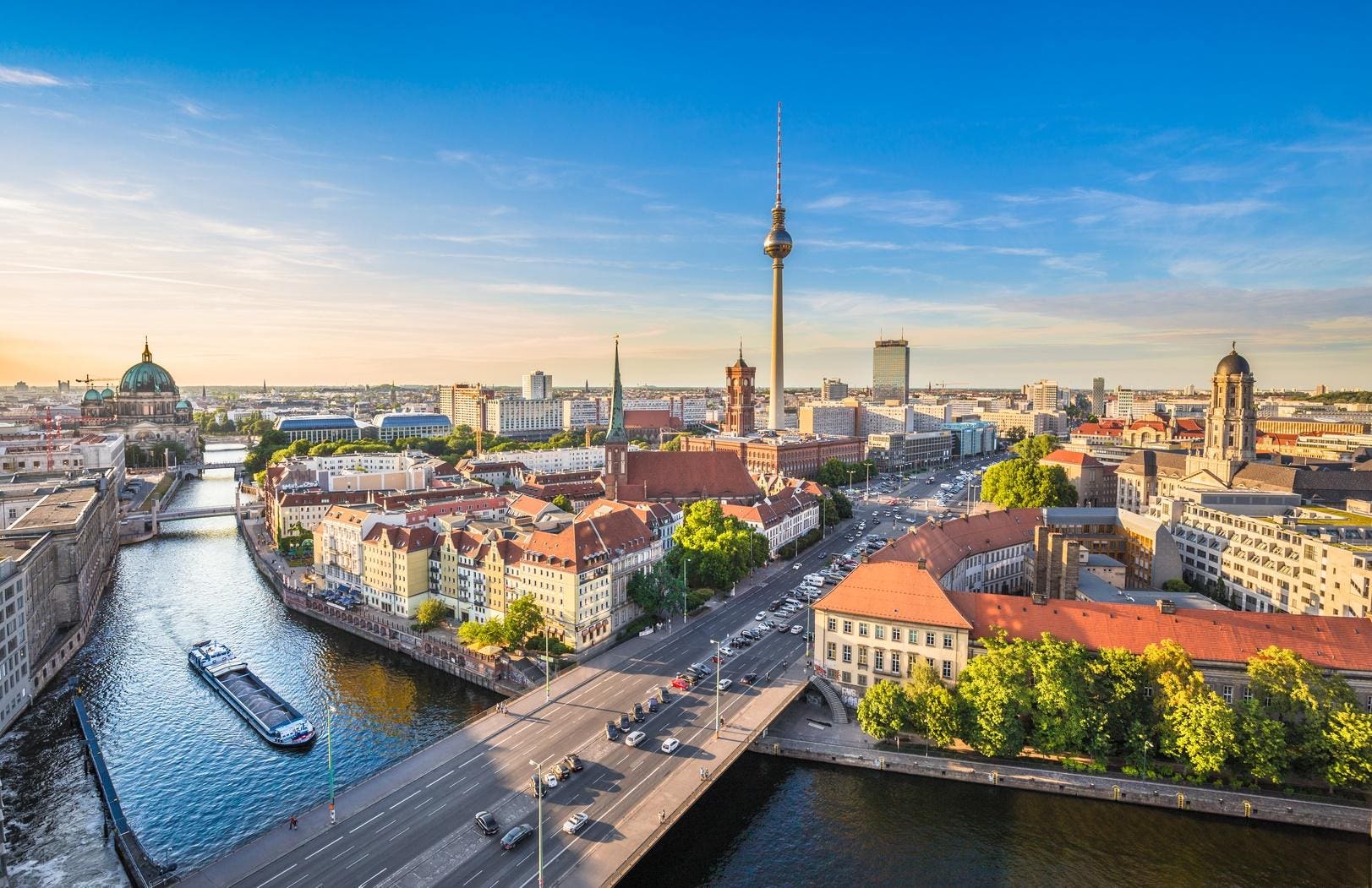 More Americans Consider Europe as an Alternative Home, Especially Women