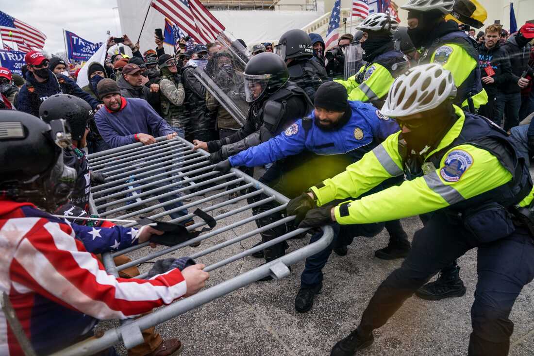 Police Officers Sue Over New Settlement Fund After Capitol Riot