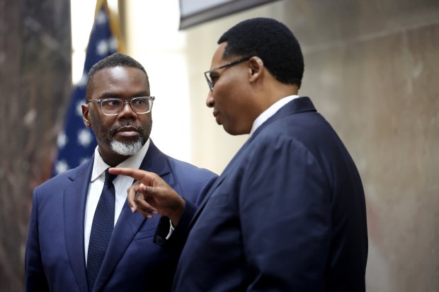 Chicago City Council Votes to Freeze ‘One Fair Wage’ Ordinance for Tipped Workers