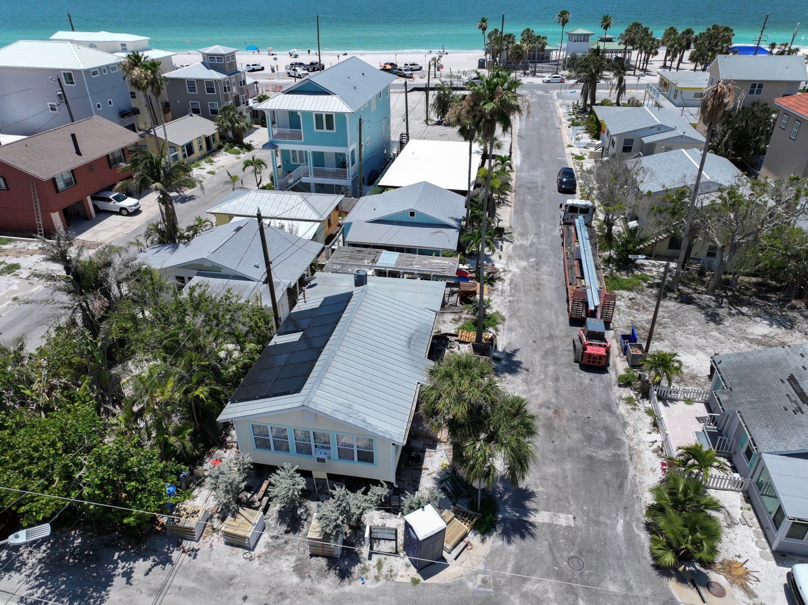 Florida Homeowner Elevates House to Combat Flooding Amid Rising Insurance Costs