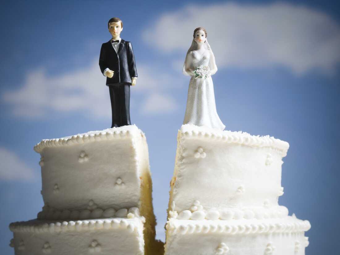 Economic Influences on Relationship Patterns