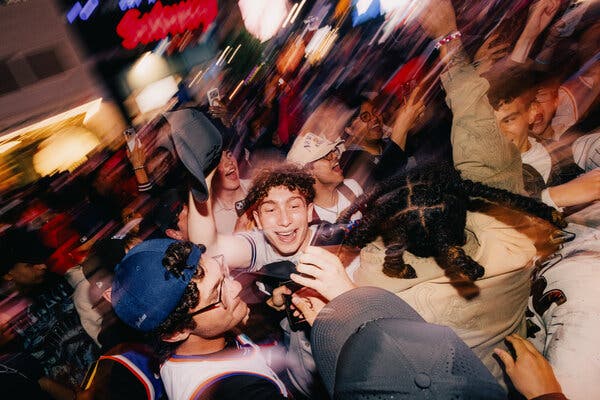 Chaos at Madison Square Garden: Knicks Fans and Influencer Impact
