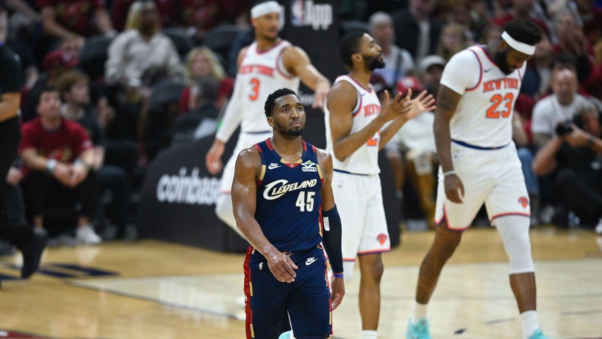 Cleveland Cavaliers Face Critical Game 4 Against New York Knicks