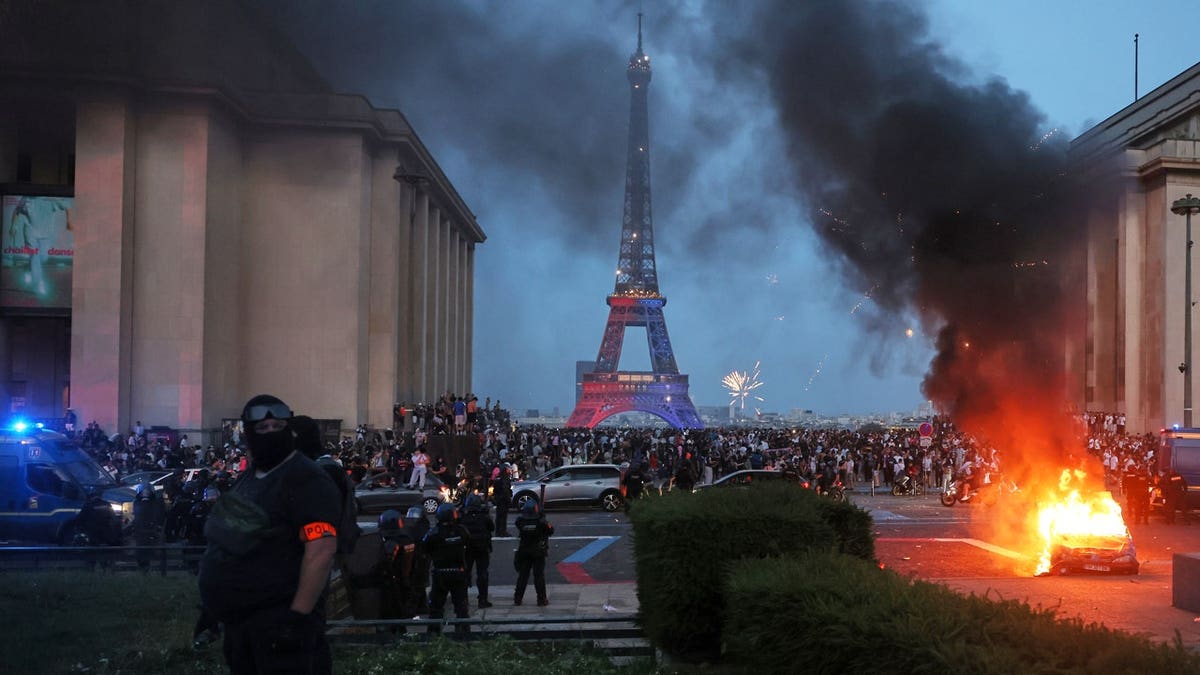 Paris Celebrations Turn Chaotic After PSG Victory