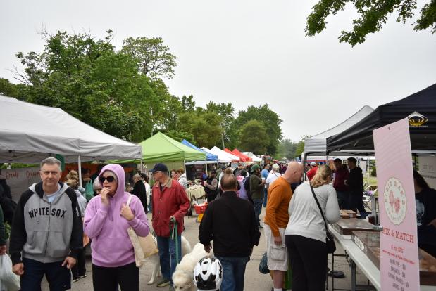 Park Ridge Farmers Market Returns Without a Hitch