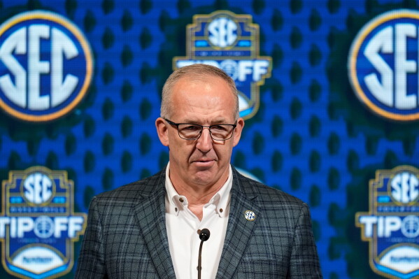 Senators Propose Bill to Address College Sports Regulation