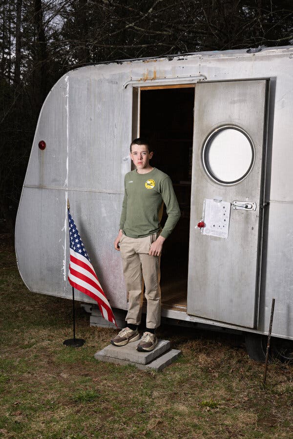 The 15-Year-Old Keeping War Memories Alive
