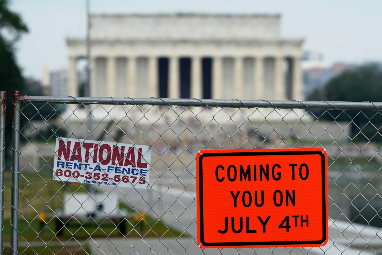 Controversy Surrounds Lincoln Memorial Reflecting Pool Renovation