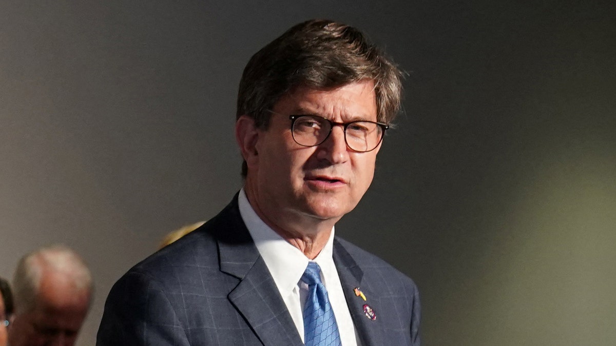 Democratic Criticism Mounts Against Maine Senate Candidate Graham Platner