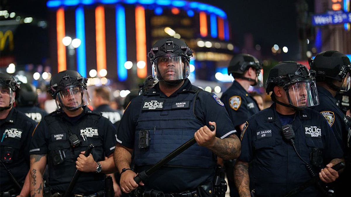 Knicks Fans Create Chaos as Spurs Fall Short in Game 4