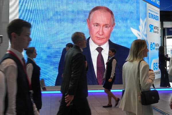 Russia’s Economic Forum Highlights Mixed Western Relations