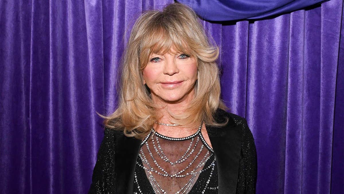 Goldie Hawn Criticizes Influence of Social Media on Youth