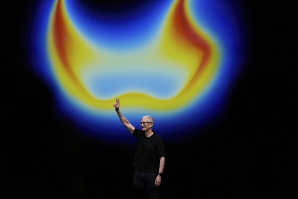 Apple Launches iPhone 17 Lineup, Introduces New Features