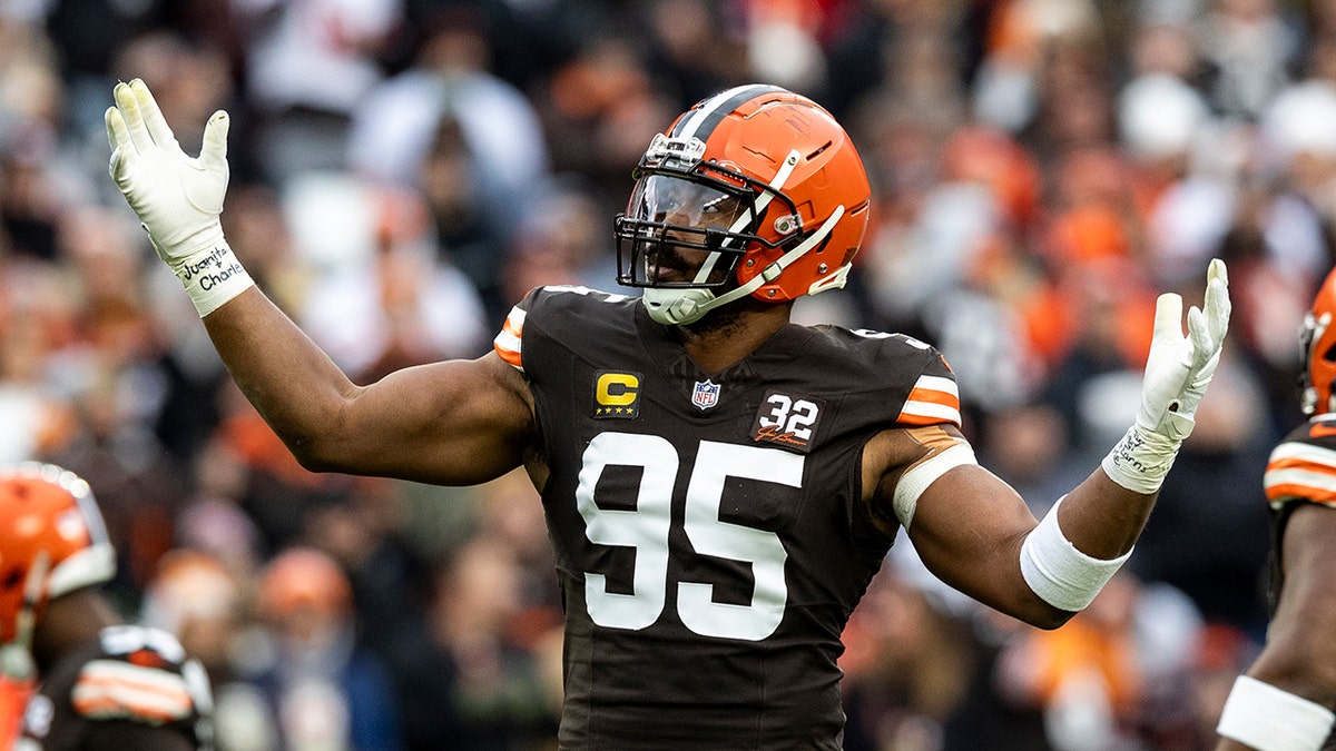 Cleveland Browns Trade Myles Garrett to Los Angeles Rams