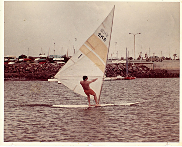 Hoyle Schweitzer: Pioneer of Windsurfing