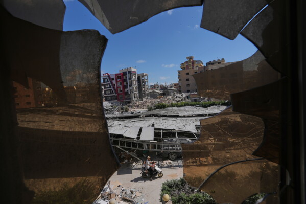 Israeli Strikes in Lebanon: Ceasefire Uncertainty Amid Ongoing Conflict