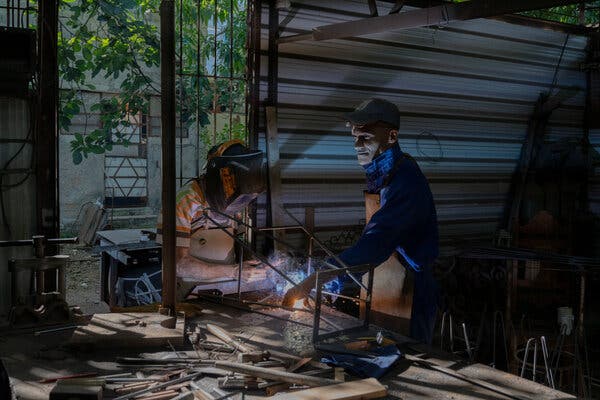 Cuba’s Urgent Economic Overhaul Amid U.S. Pressure