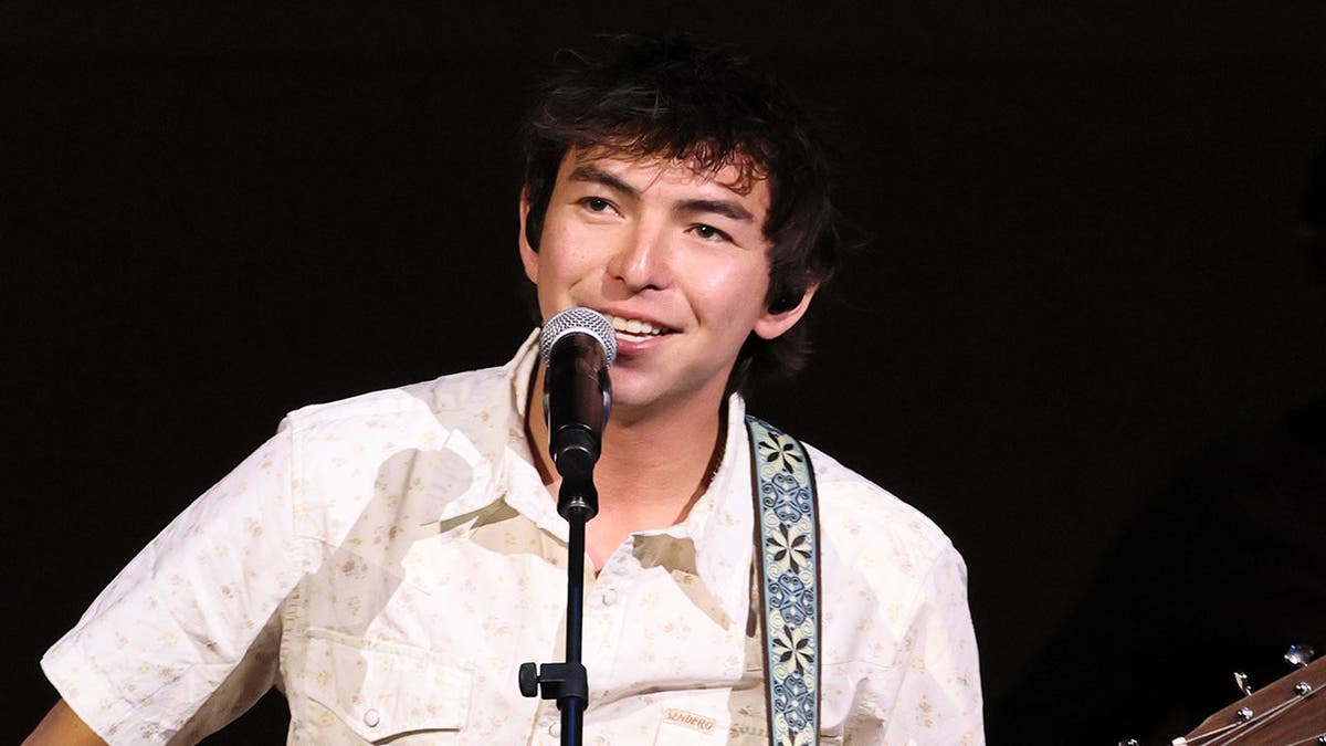 Wyatt Flores Announces New Album ‘Scared of Heights’