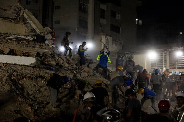 Community Unites to Search for Survivors in Caracas