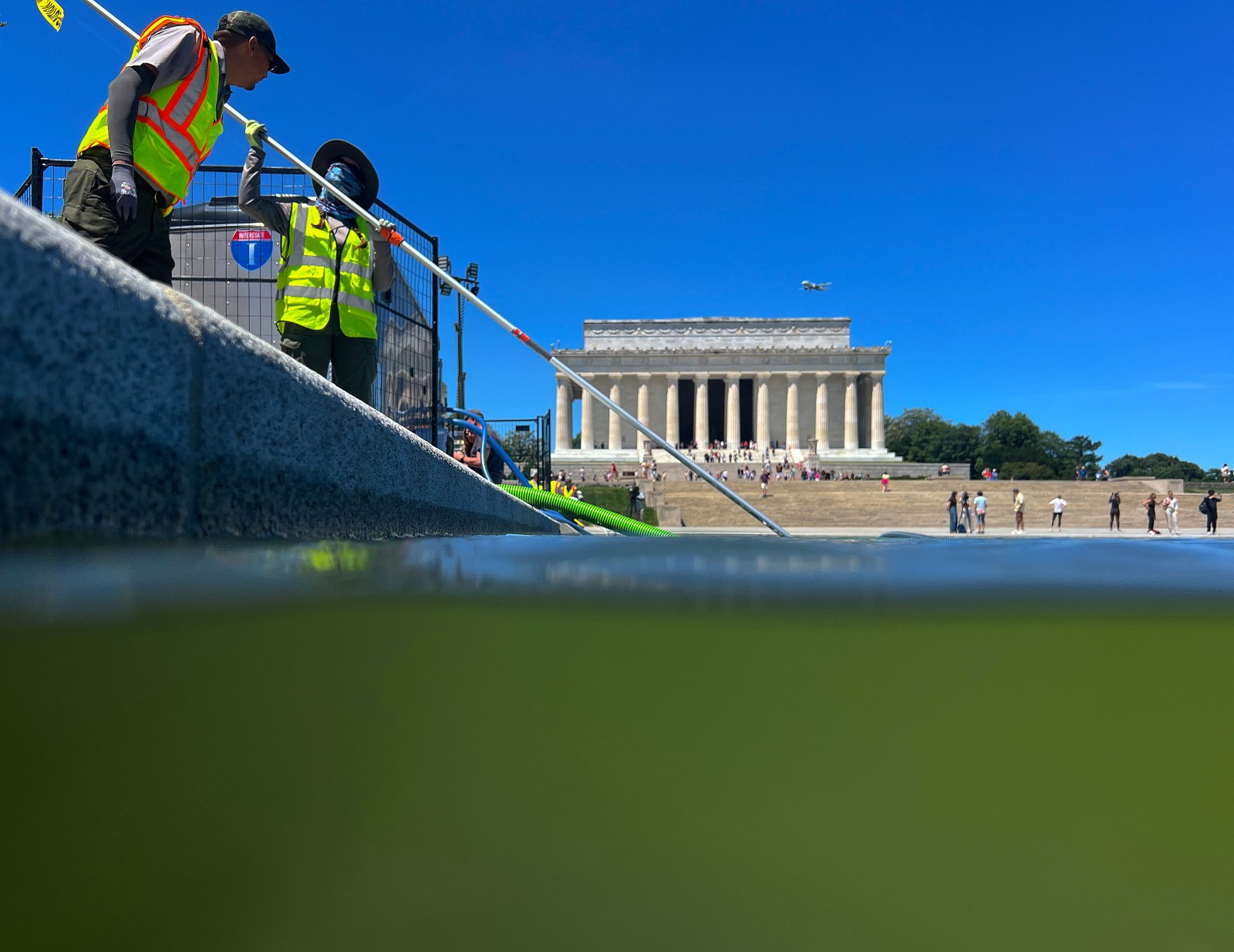 Scrutiny Over Reflecting Pool Contract and Trump Donor Ties
