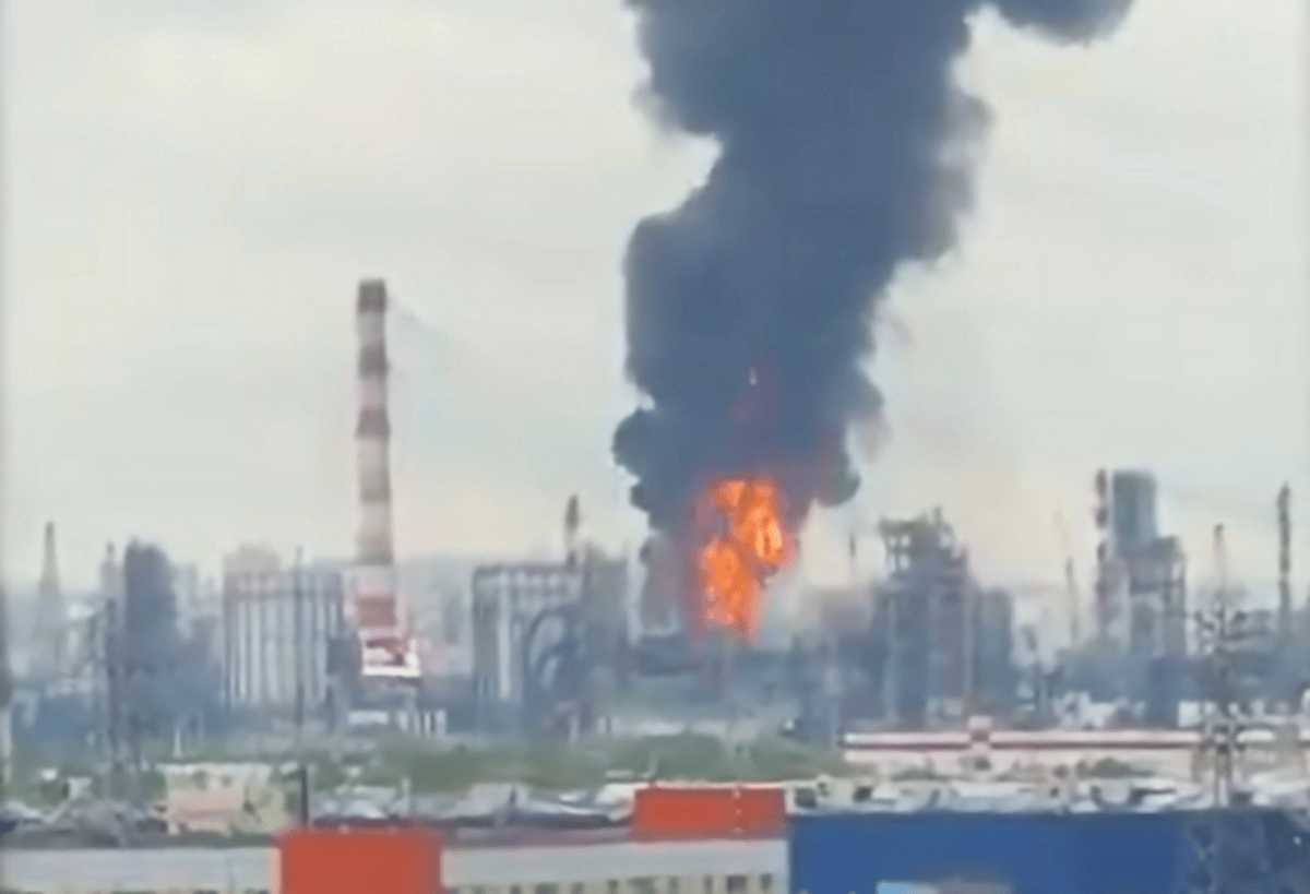 Ukraine Launches Drone Strike on Moscow Oil Refinery