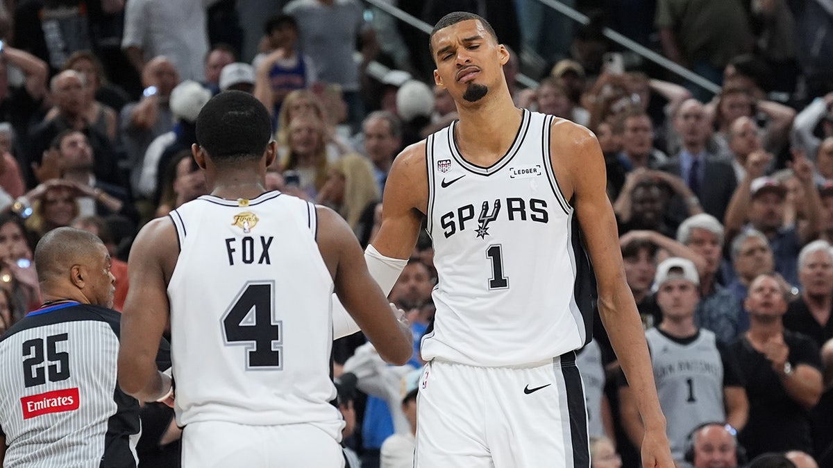 Knicks Edge Spurs in Thrilling Game 2 of NBA Finals