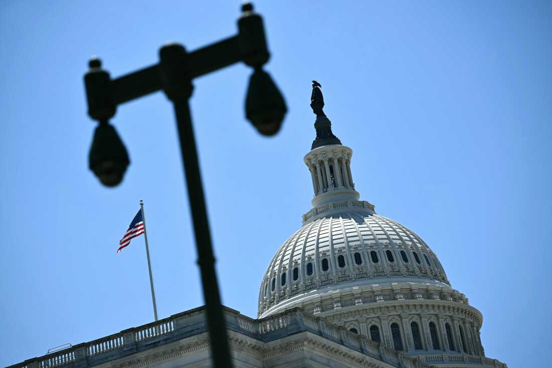 Congress Faces Challenges as Key Surveillance Law Nears Expiration