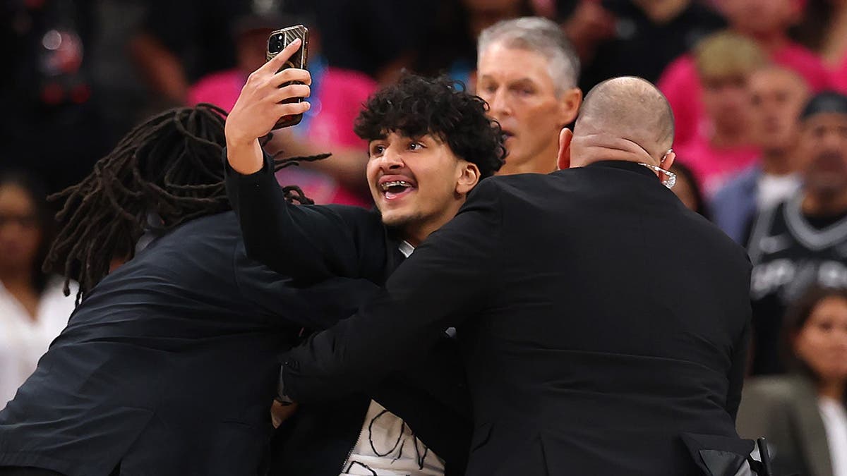 New York Knicks Secure Victory in NBA Finals Opener Against San Antonio Spurs