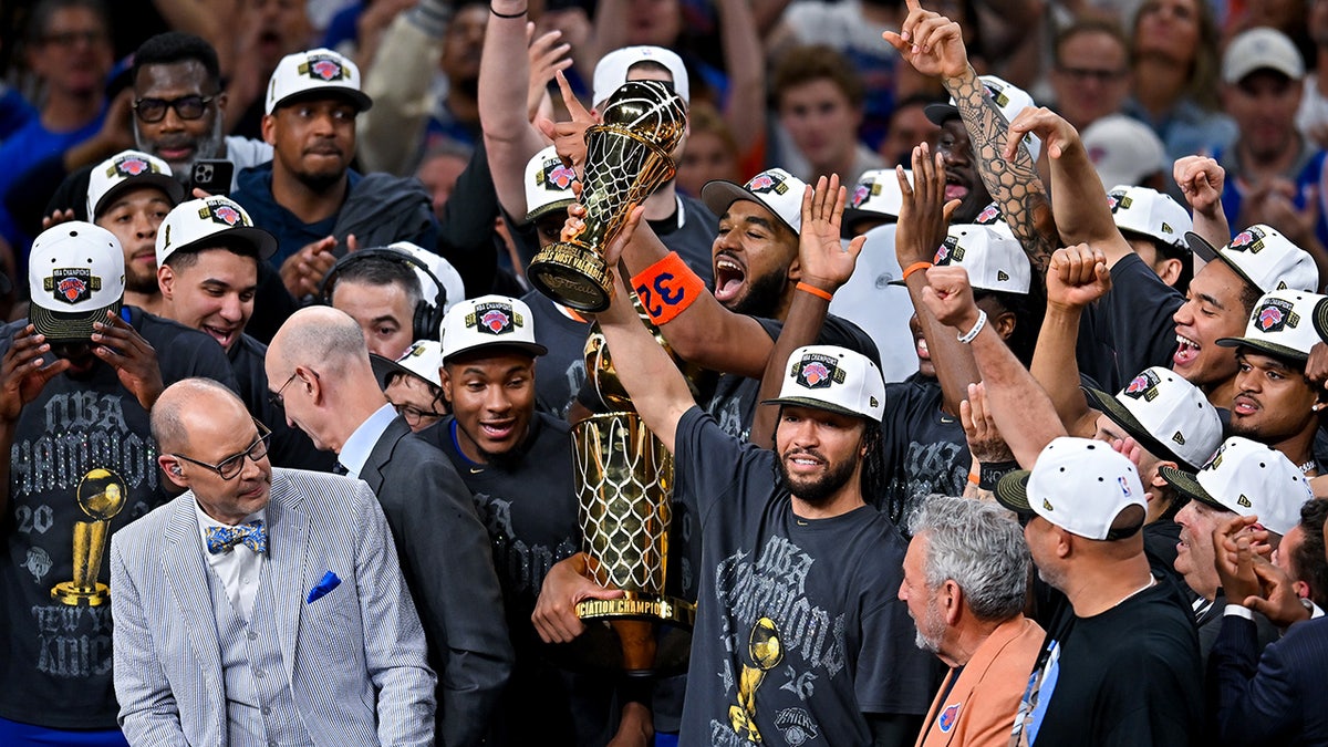 Knicks Plan White House Visit While Seahawks Face Uncertainty