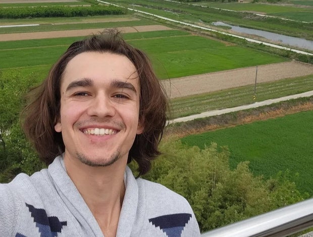 Young Men Engaged in Risky Prediction Markets
