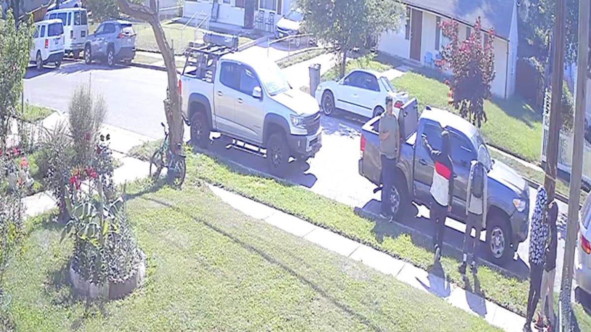 Marine Veteran Thwarts Armed Robbery Attempt by Teens
