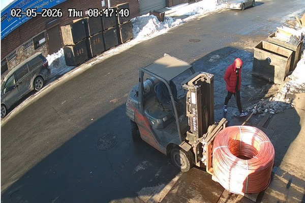 Hackers and Thieves Collaborate to Steal Goods in New York City