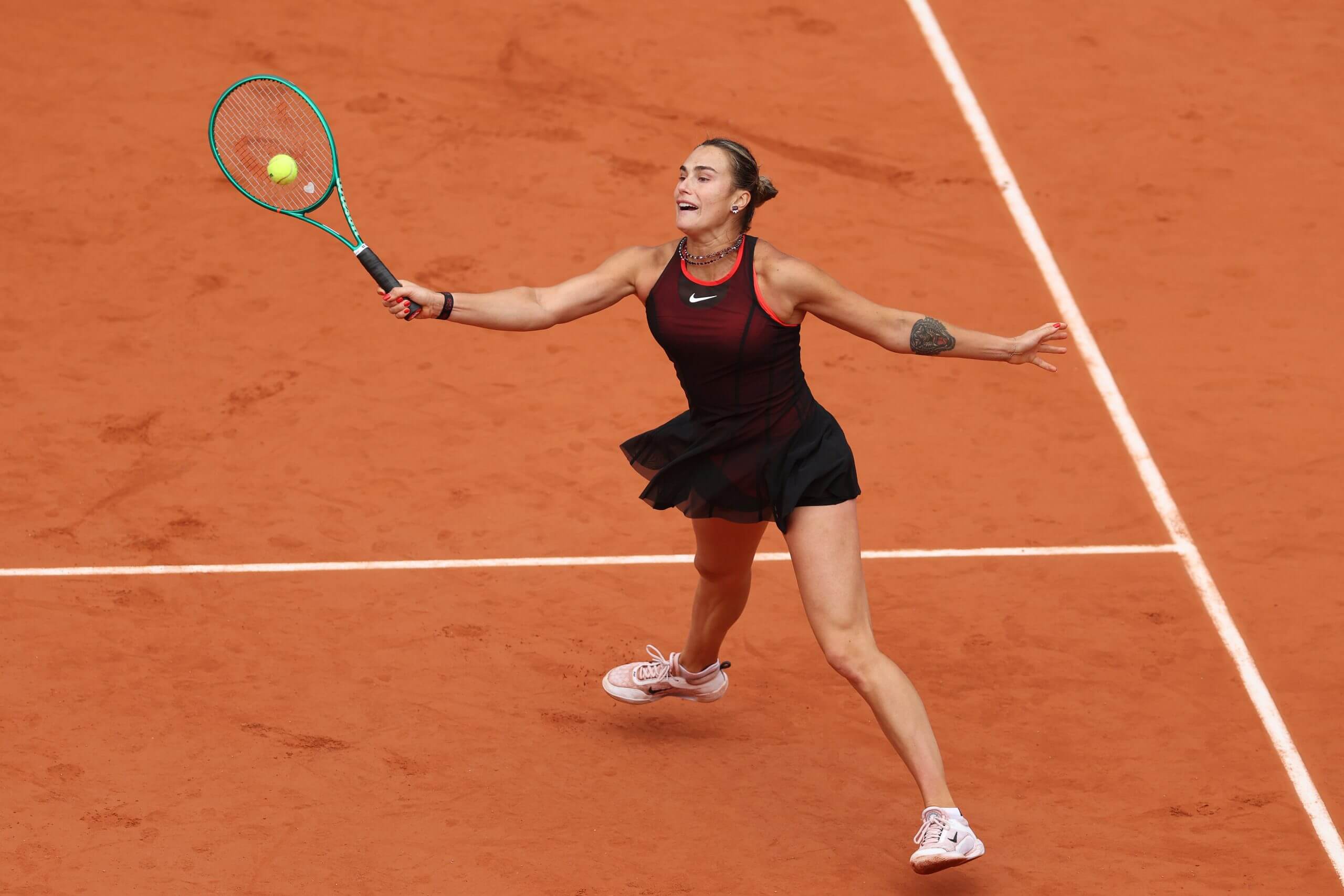 French Open Quarterfinals: Challenges and Triumphs Amidst Blustery Conditions