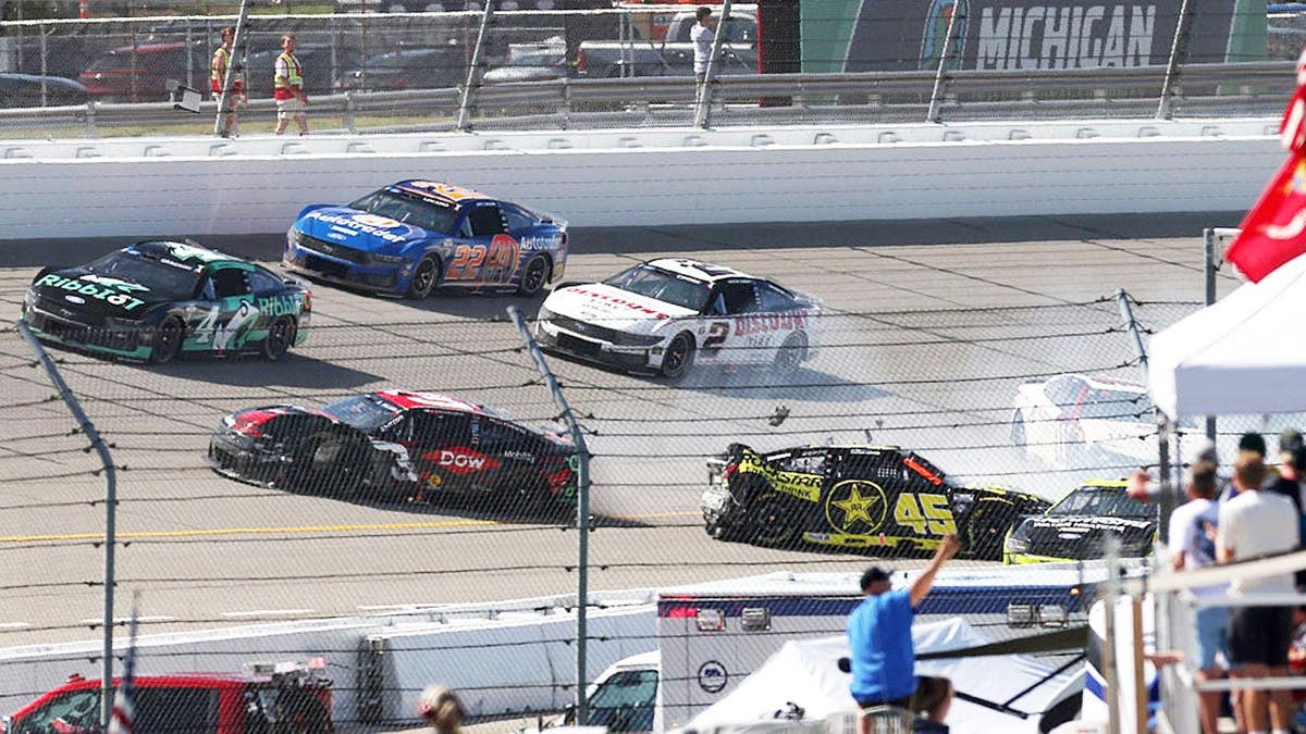 NASCAR Fans React to Dramatic Race at Michigan
