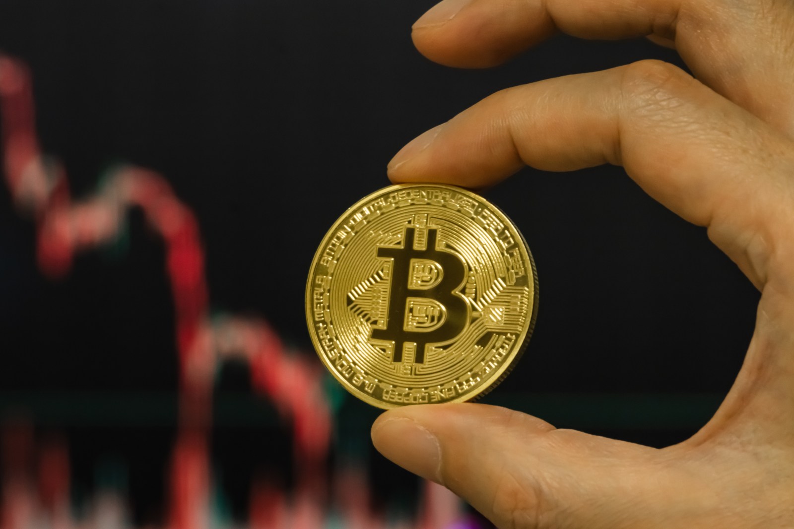 Crypto Market Faces Turbulence as Valuations Plummet