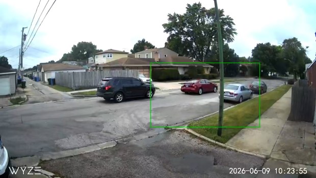 Federal Immigration Agents Detain Immigrant After Chase on Northwest Side