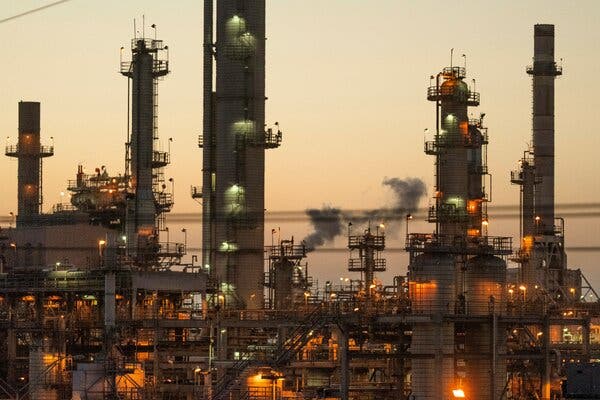 Escalating Tensions Threaten Global Oil Supply Amid Peace Talk Stalemate