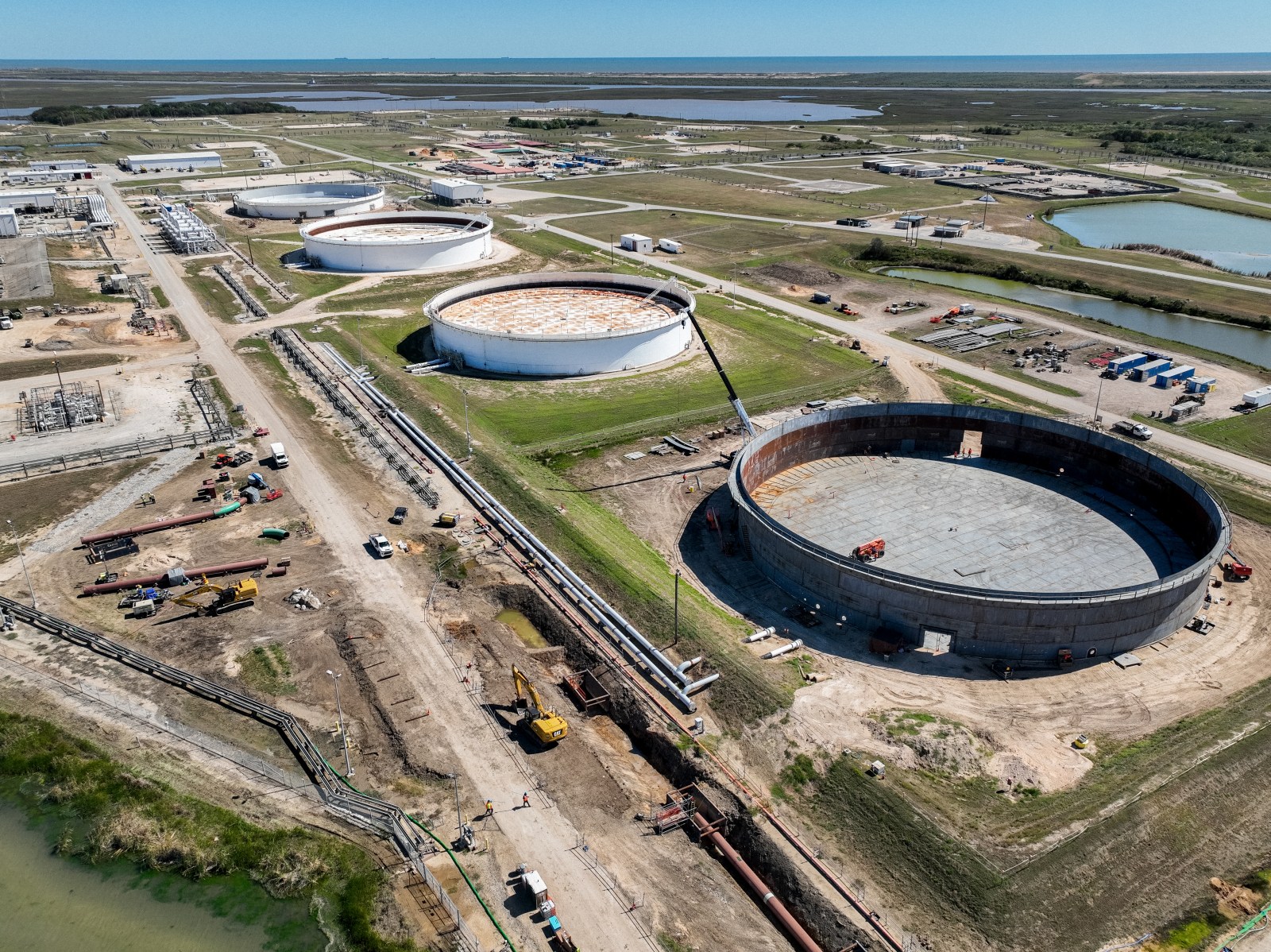 U.S. Oil Reserves Dwindle Amid Geopolitical Tensions