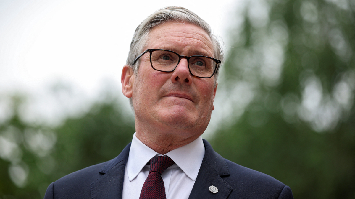 British Prime Minister Keir Starmer Faces Leadership Trouble Amid Internal Pressures
