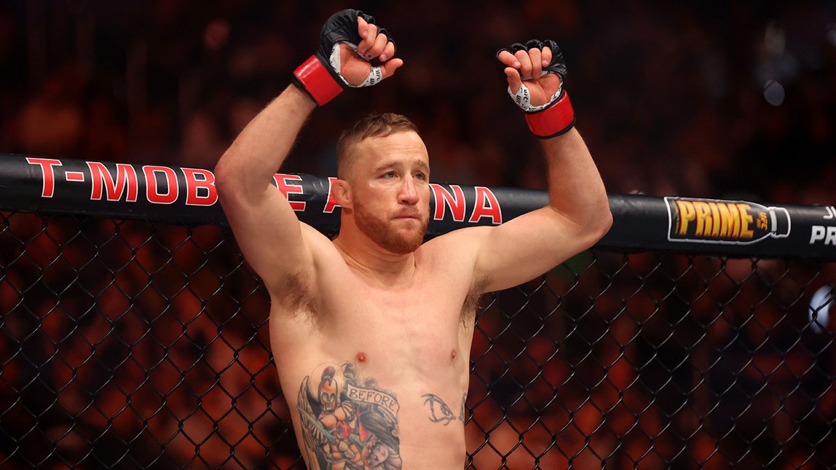 Trump Hosts UFC Showdown Amid Fighter Drama