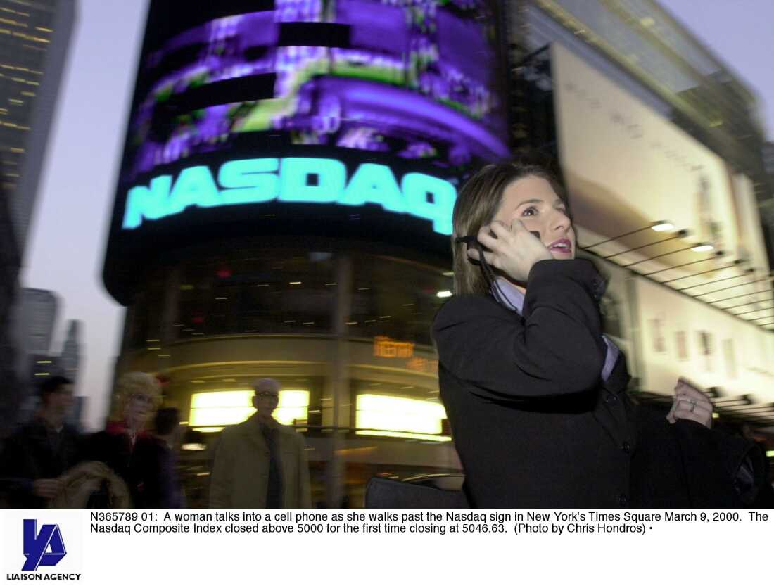 Tech Stocks Face Volatility Amid AI Investment Doubts