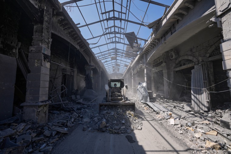 Residents Face Ruins in Nabatiyeh Amid Fragile Truce