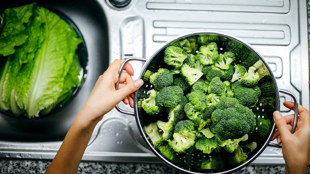 Leafy Greens Linked to Improved Lung Health: Study Findings