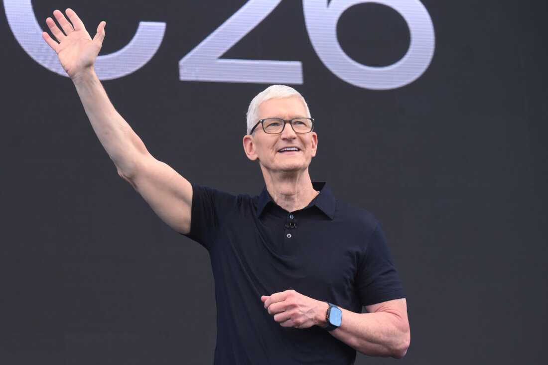 Apple Integrates AI with New Siri Update